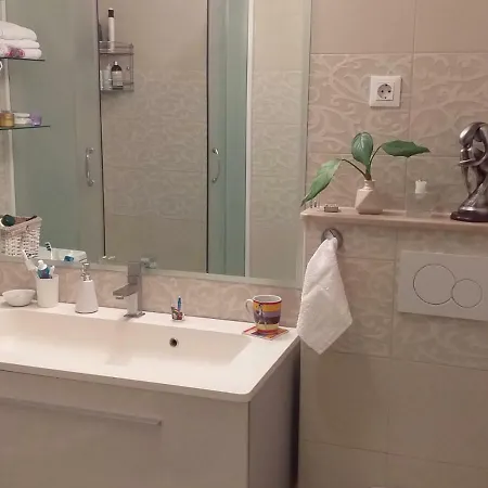 Laurel With Stunning View