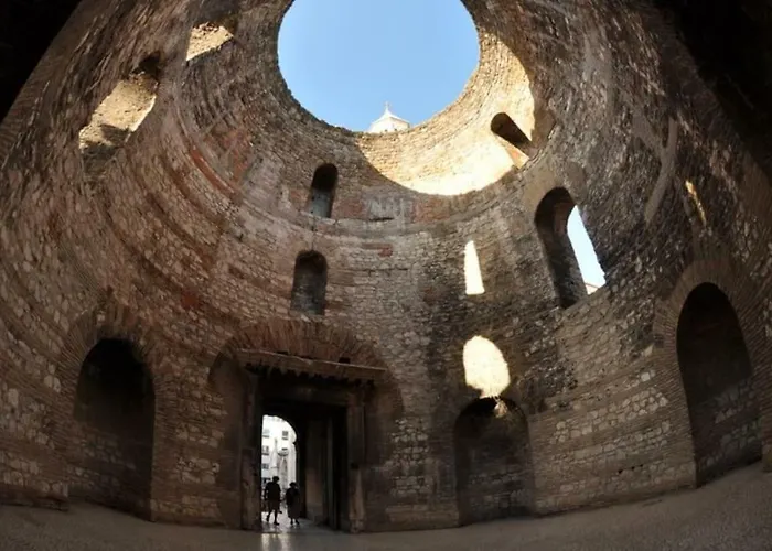 Laurel With Stunning View